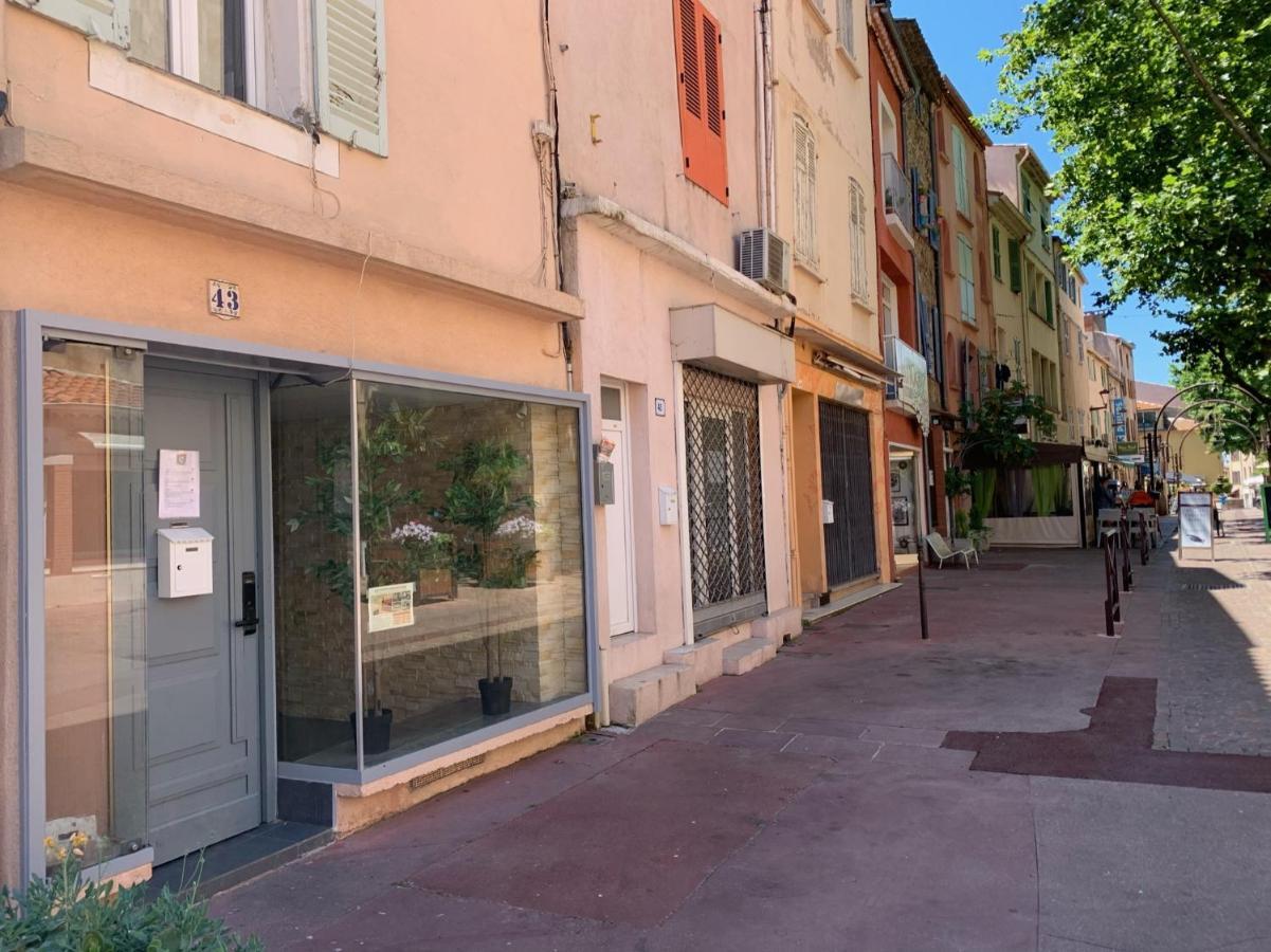 Excellent Studio Au Coeur Historique De Fréjus Exterior photo